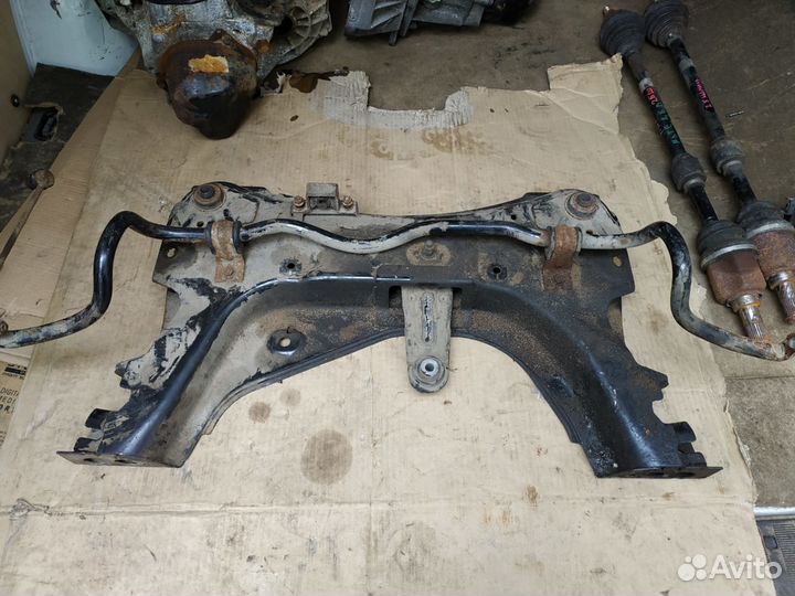 Подрамник Nissan Note