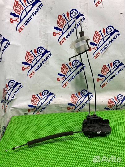 Замок двери задний правый Nissan Murano Z50 VQ35