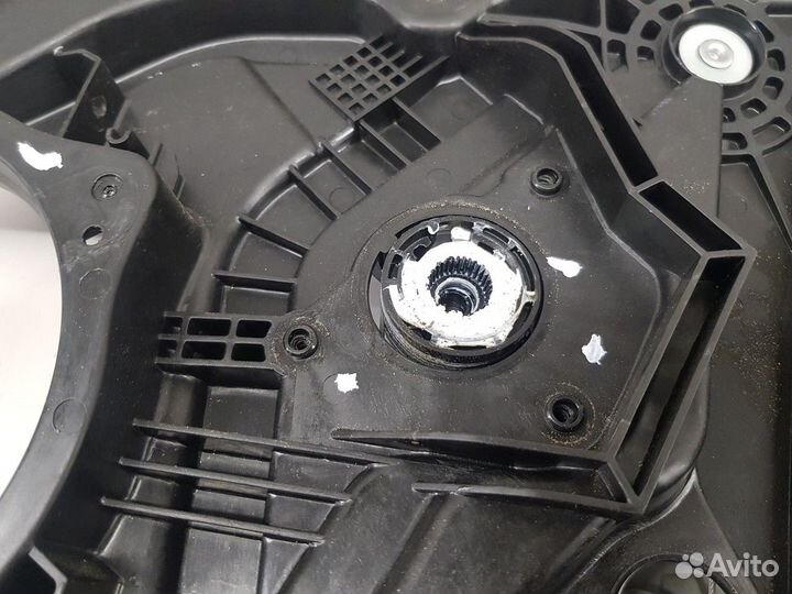 Стеклоподъемник электрический задний правый