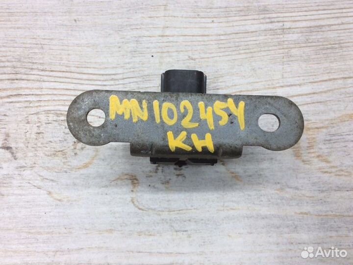 Крючок Skoda Octavia A5 1Z 2003-2013