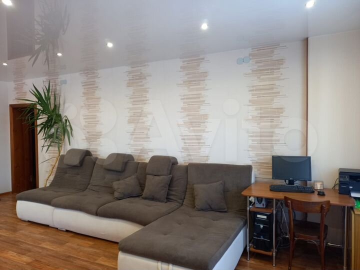 Дом 289,7 м² на участке 6,7 сот.