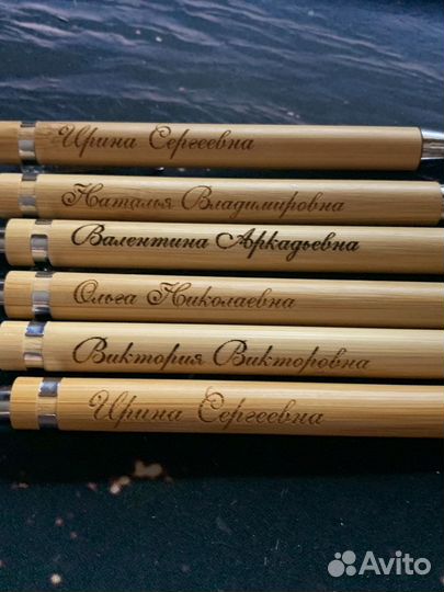 Гравировка деревянных карандашей, флешек, брелков