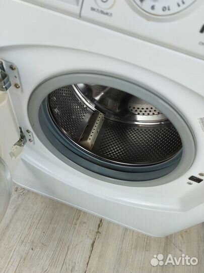 Стиральная машина HotPoint Ariston