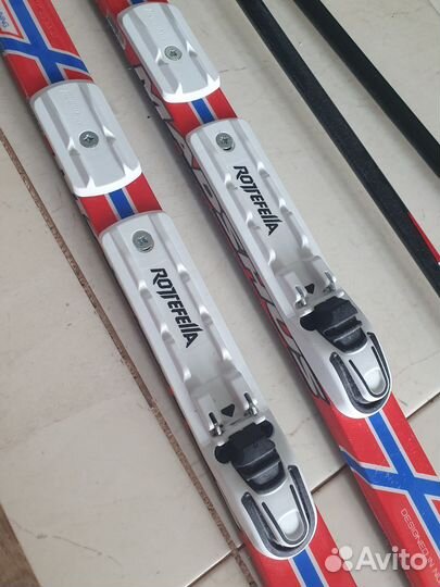 Лыжи беговые и ботинки детские