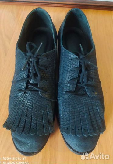 Кожаные ботинки под питона