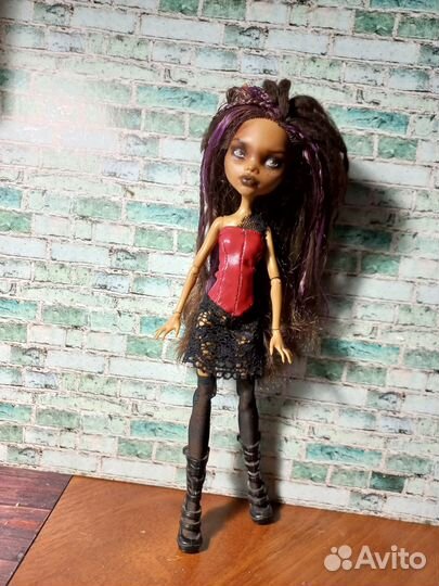 Кукла монстр хай