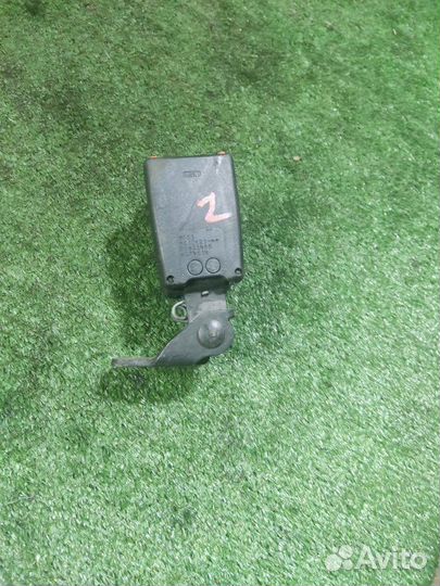 Защелка ремня безопасности задняя Ford Focus 2 1.8
