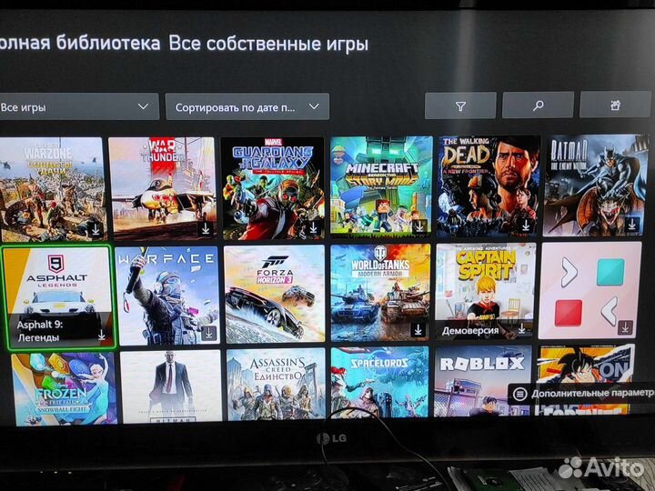 Xbox one S 1000 гб + 400 игр