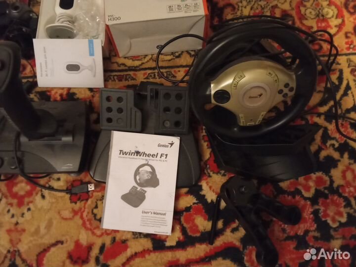 Электроника,1фотопарат рабочий,2видио камеры,3000