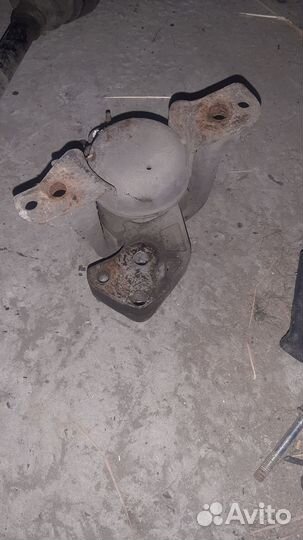 Правая подушка двигателя на Джили мк,Geely MK