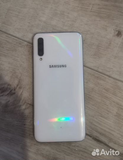 Samsung Galaxy A50, 4/64 ГБ