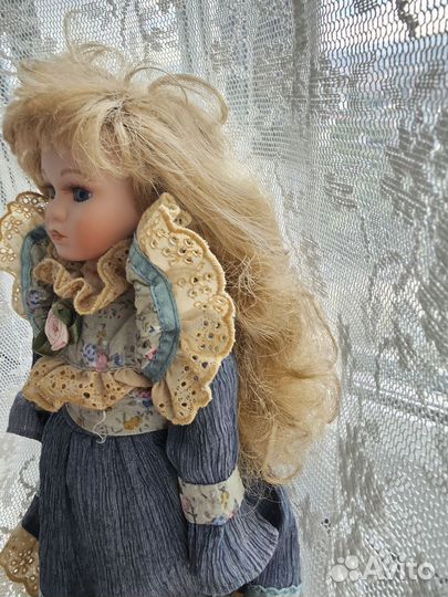 Кукла фарфоровая коллекционная