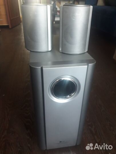 Сабвуфер с колонками от домашнего кинотеатра
