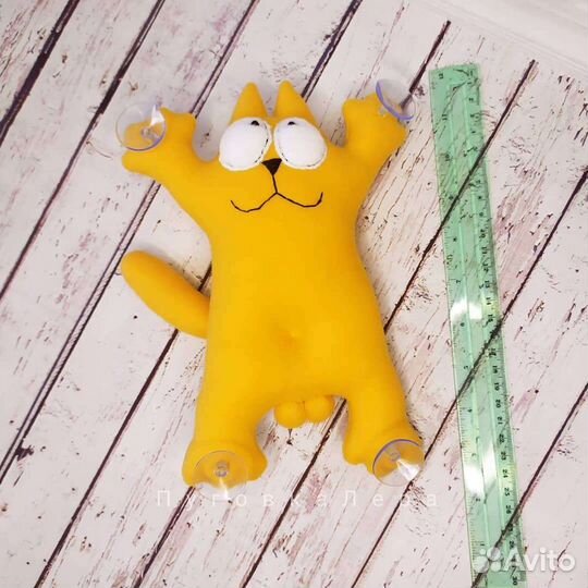 Кот на присосках саймон