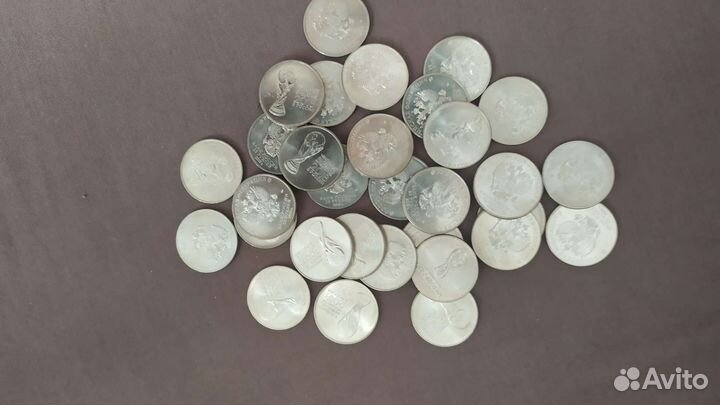 Банкноты и монеты чемпионата мира по футболу 2018