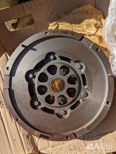 Маховик Luk 415016810