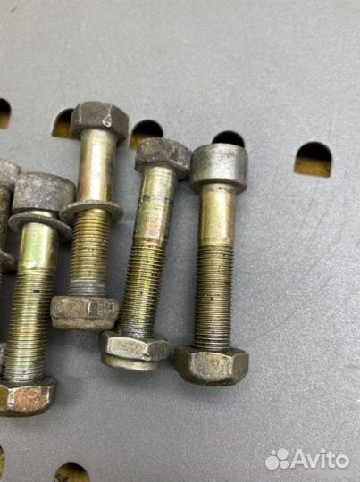 Болты муфты кардана Mercedes E-Class W124