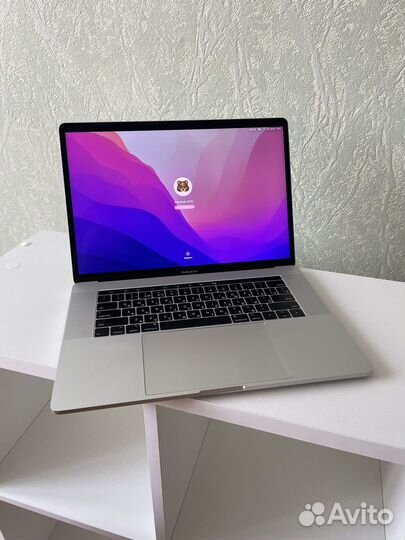 Macbook Pro 15 2018 (16ozy, i7, 512gb, 4gb video)