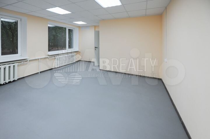 2-этажное Здание 785 м² с парковкой