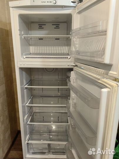 Холодильник indesit