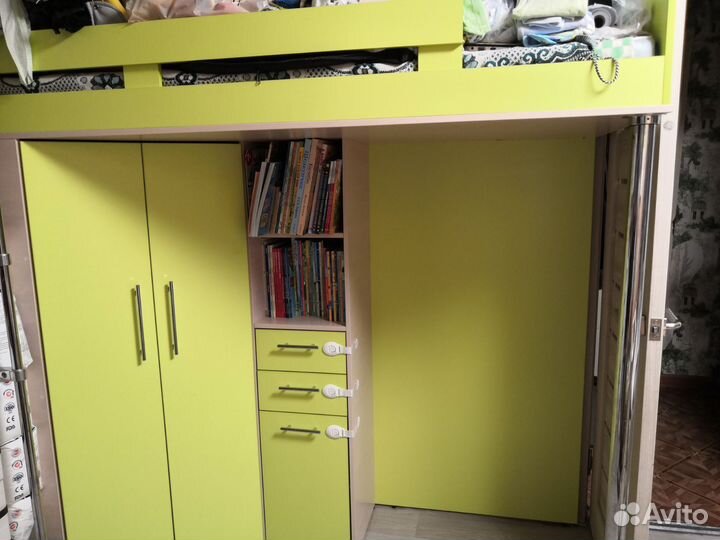 Кровать двухъярусная