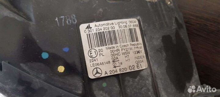 Фара правая на Mercedes w204