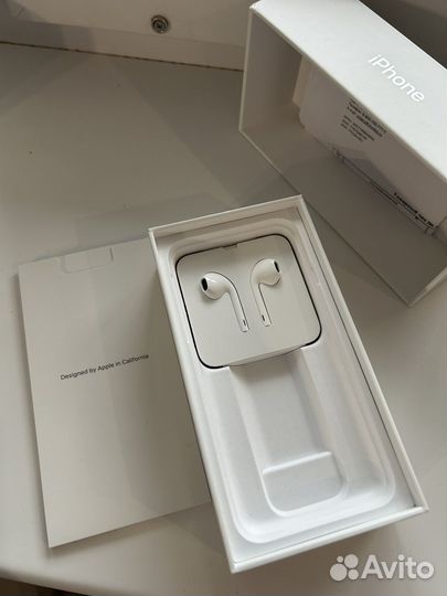 iPhone SE, 64 ГБ