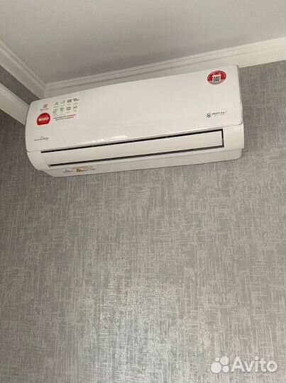 Кондиционер черный, белый, серый, золотой