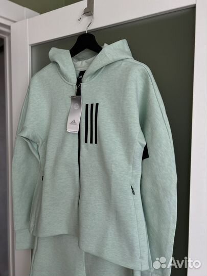 Новый спортивный костюм Adidas M