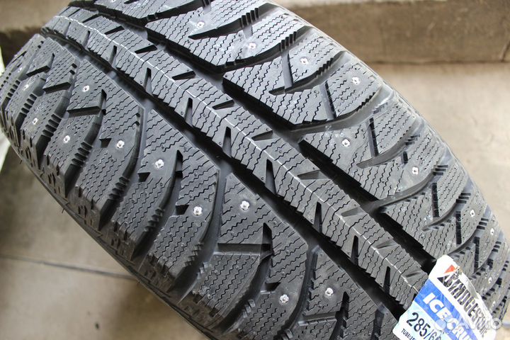 Bridgestone Ice Cruiser 7000 285/60 R18 116T