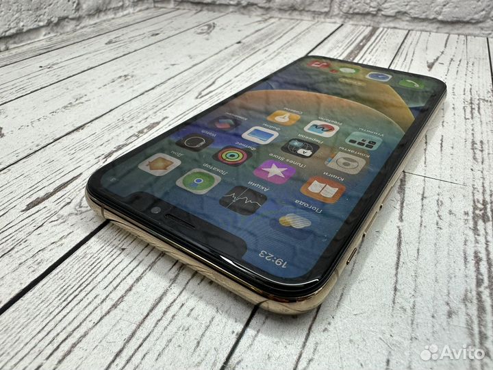 iPhone Xs, 64 ГБ