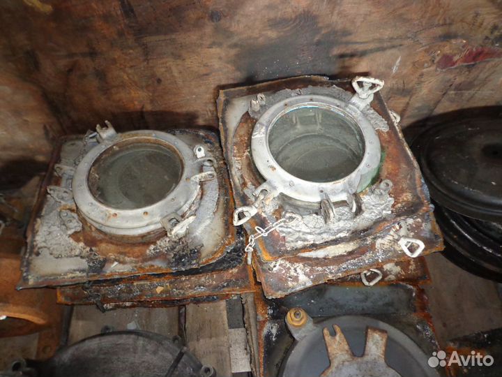 Иллюминаторы 200 б/у