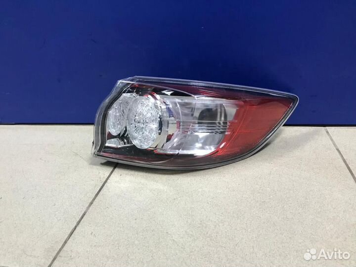 Фонарь правый на Mazda 3 BL