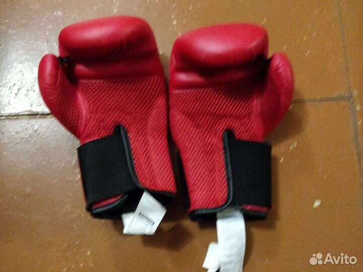 Боксерские перчатки