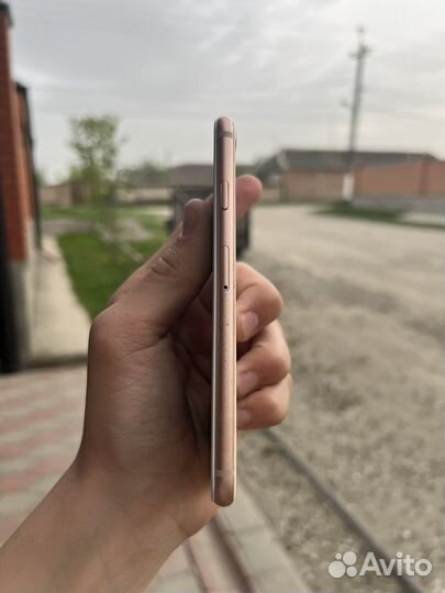 iPhone 8, 64 ГБ
