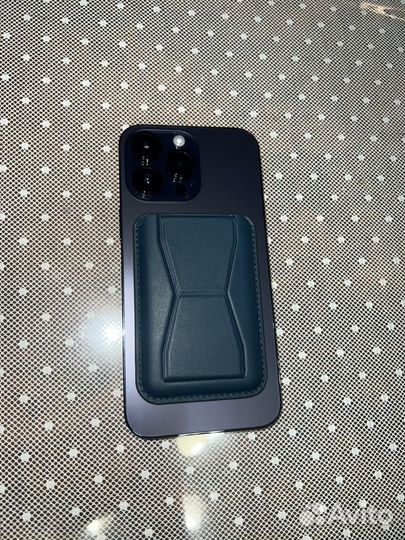 Кошелек MagSafe на iPhone