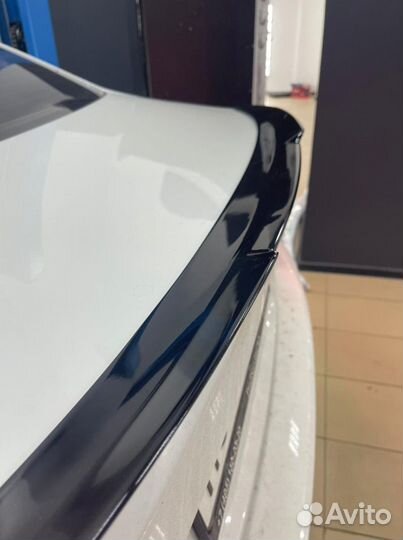 Спойлер М4 Стиль глянец Бмв F30