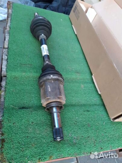 Привод передний лев. Cadillac srx2 14г. оригинал