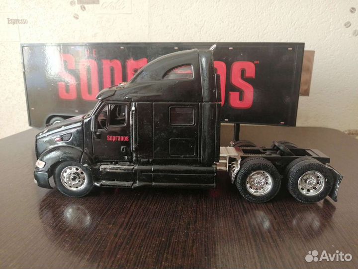 Модель Peterbilt 1/32