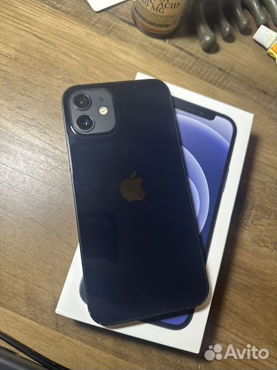 iPhone 12, 64 ГБ