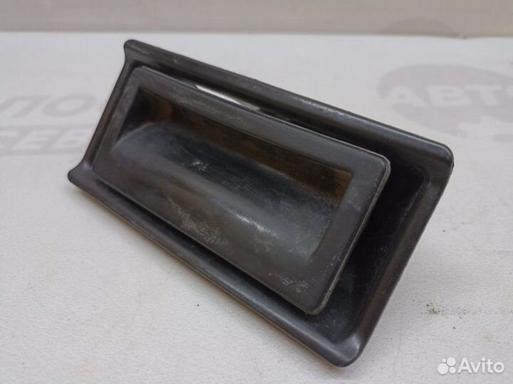 Кнопка открывания багажника задняя Volkswagen