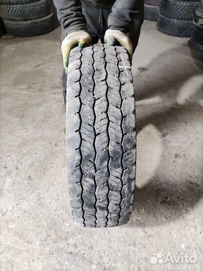 Грузовая шина бу 215 75 R17.5 Hankook