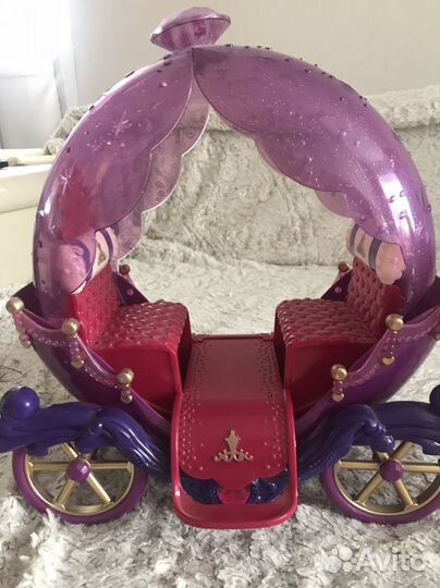 Карета с лошадью