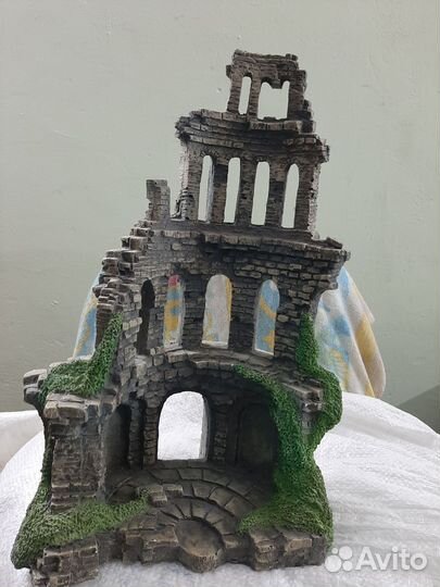 Грот для аквариума и искусственные растения