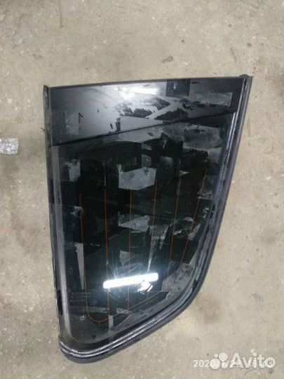 Стекло собачника заднее левое Bmw X3 E83 N52B25A