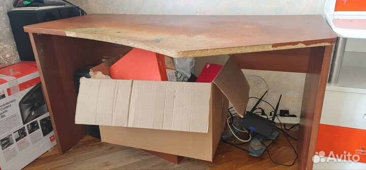 Компьютерный стол
