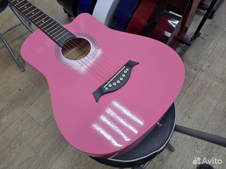 Гитара акустическая розовая