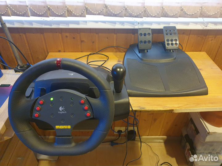 Игровой руль logitech momo racing