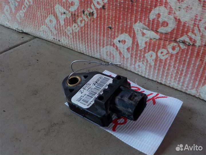 Датчик удара передний правый Kia Ceed хэтчбек (S2