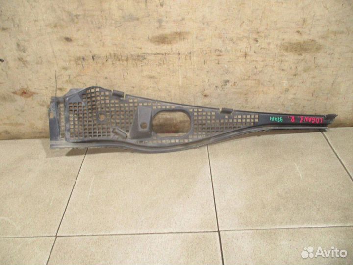 Решетка стеклоочистителя Renault Logan 1